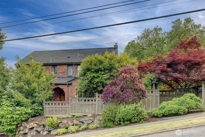 Property Photo: 3601 E Cherry Street WA 98122