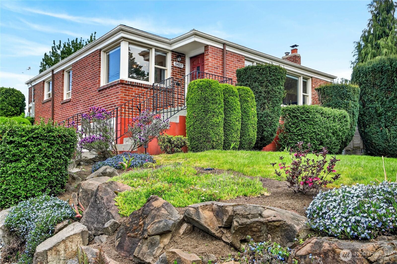 Property Photo:  5457  35th Avenue SW  WA 98126 
