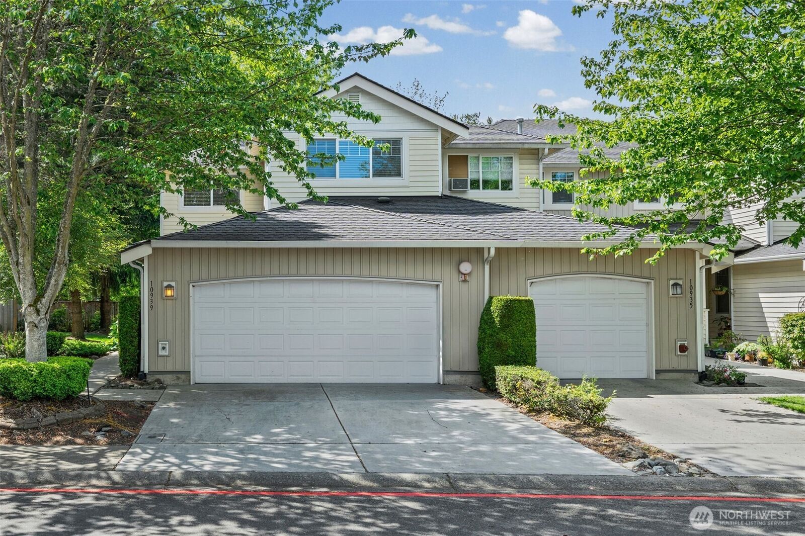 Property Photo:  10939 SE 187th Lane  WA 98055 