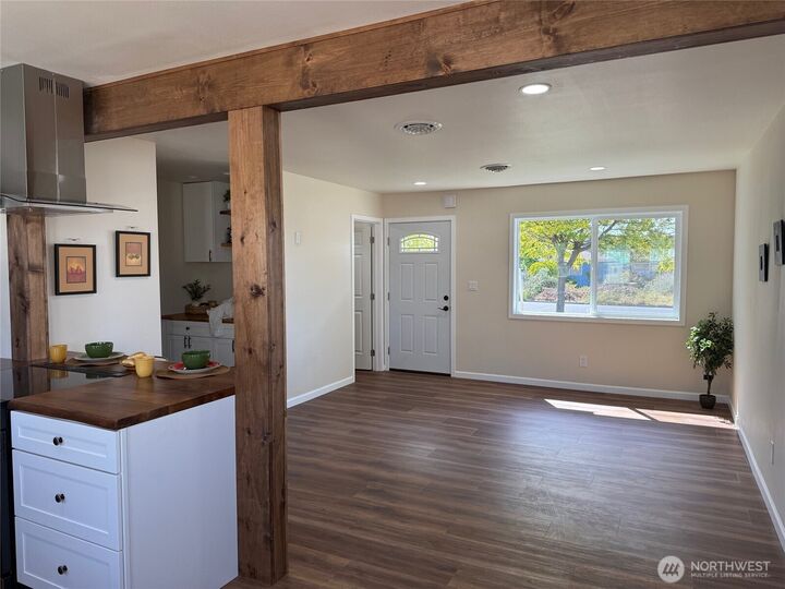 Property Photo:  515 S Juniper Drive  WA 98837 