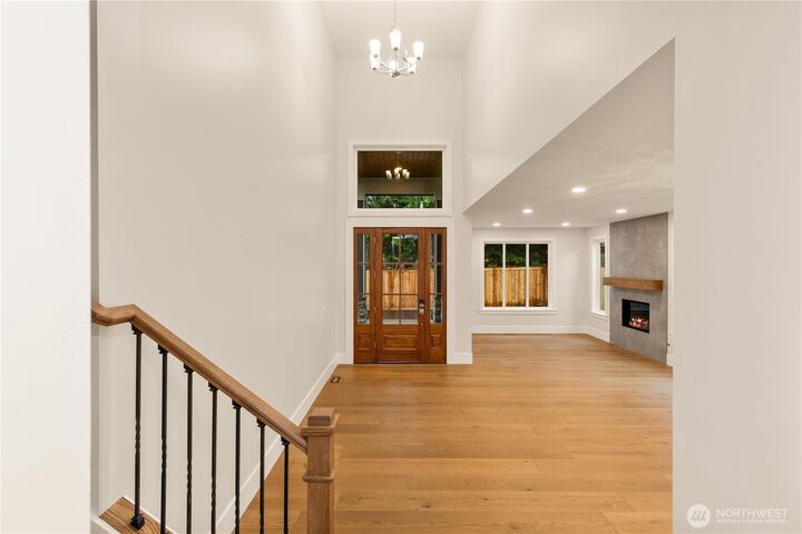 Property Photo: 15518 56th Avenue W WA 98026