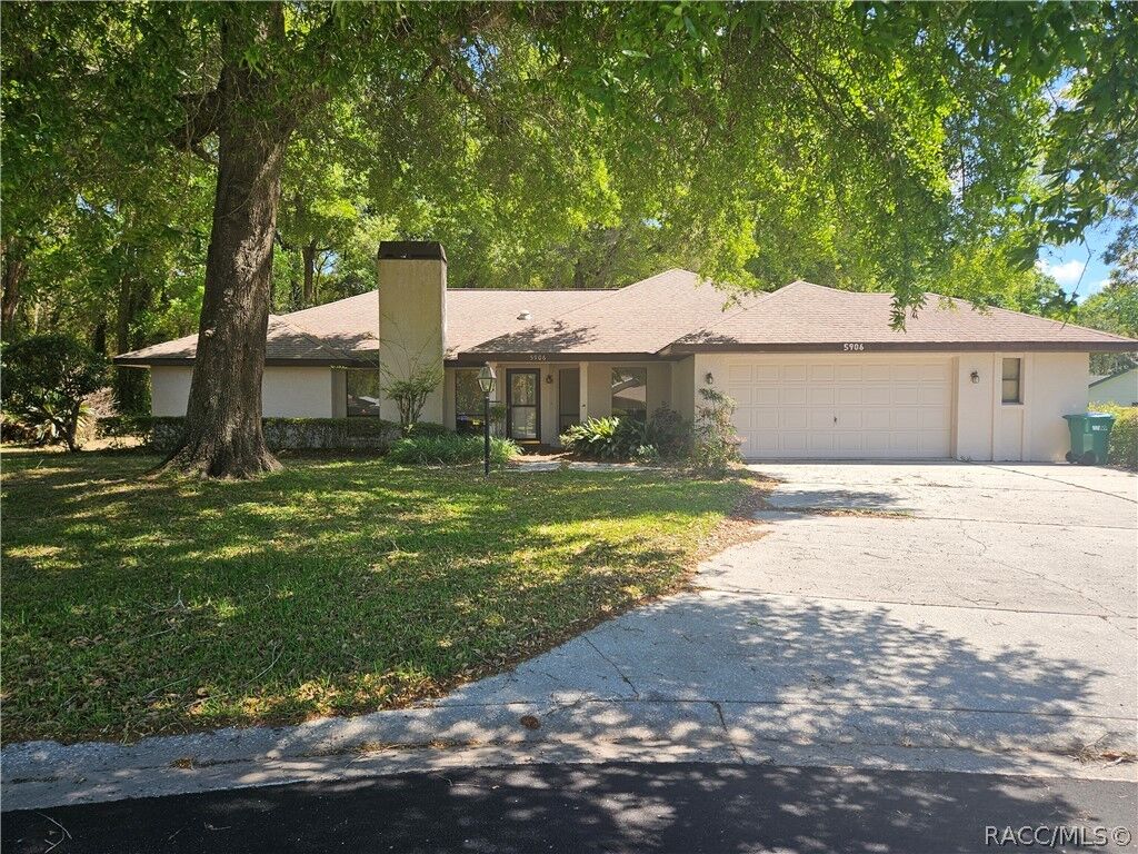 Property Photo:  5906 W Leith Court  FL 34429 