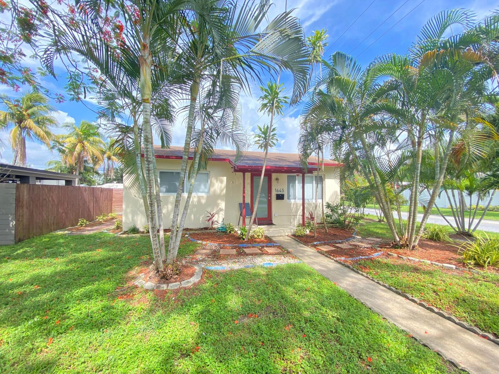 Property Photo: 1645 NE 16th Avenue FL 33305