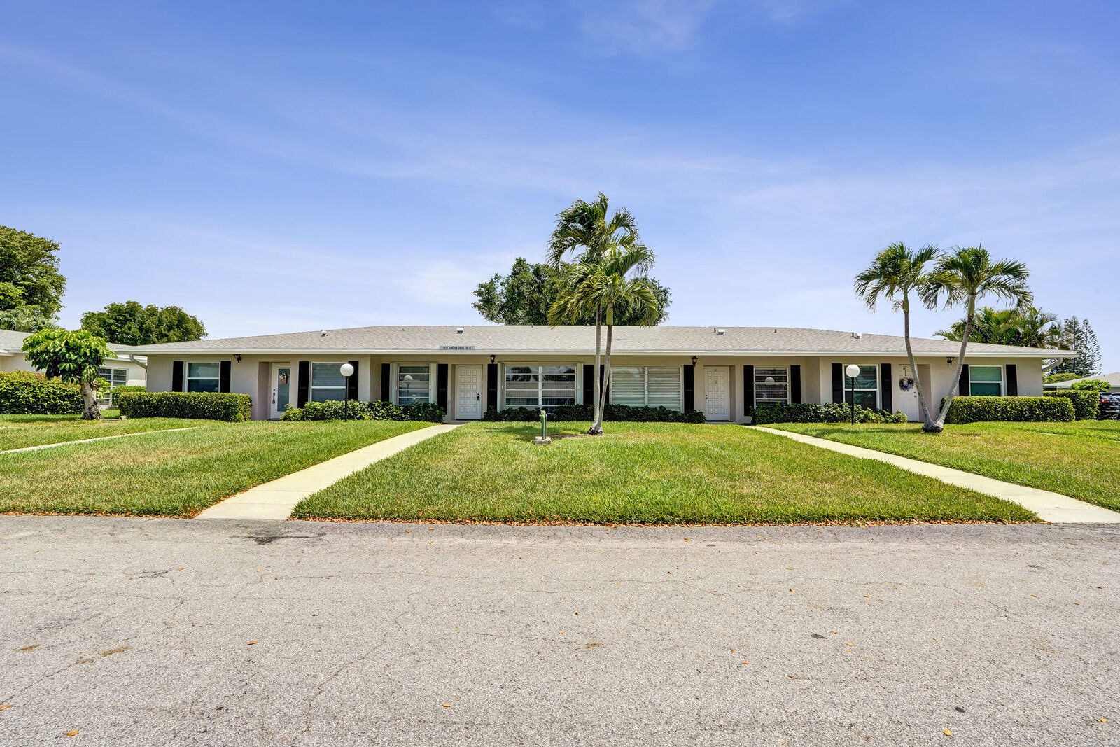 Property Photo: 2521 Juniper Drive 11-B FL 33445