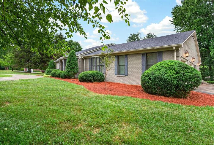 Property Photo:  635 Scottsborough Circle  KY 42103 