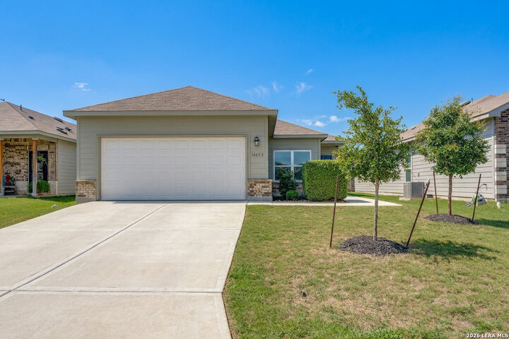 Property Photo:  14658 Stirrup Trce  TX 78112 