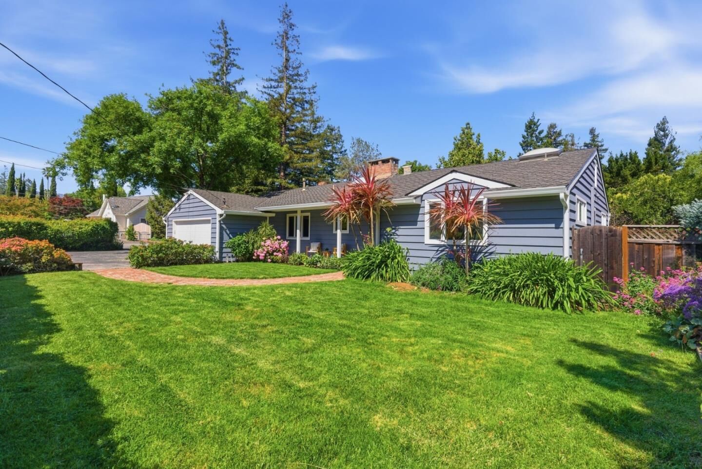 Property Photo:  330 South El Monte Avenue  CA 94022 