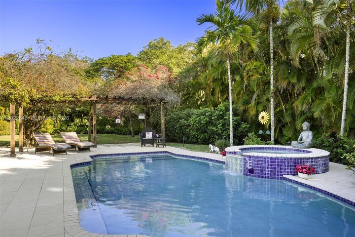 Property Photo:  7290 SW 77th Ter  FL 33143 