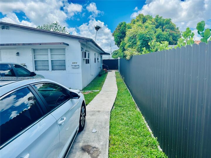 Property Photo:  3410 SW 89th Ct  FL 33165 
