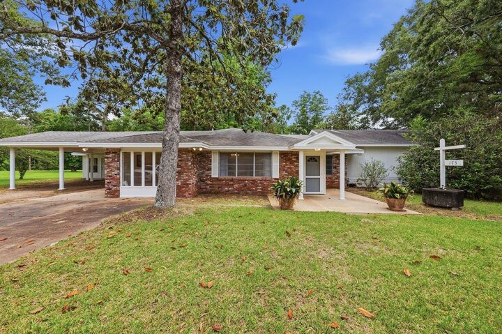 Property Photo:  175 County Road 841  TX 77612 