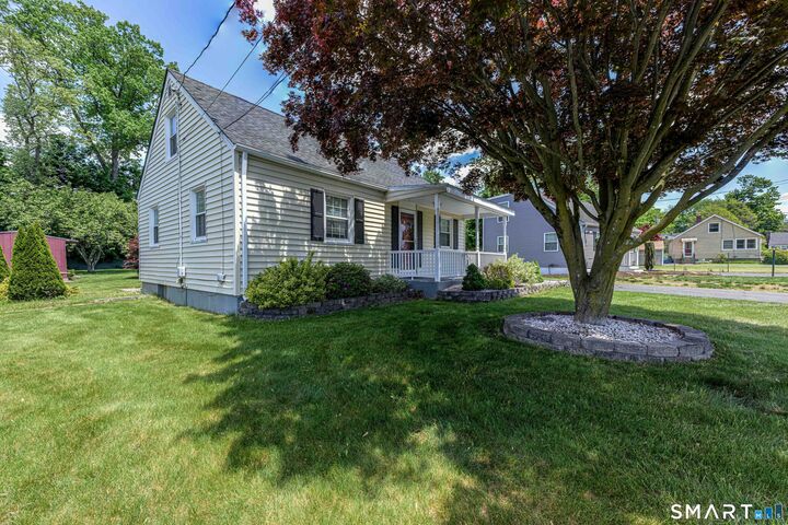 Property Photo:  26 Macarthur Road  CT 06473 