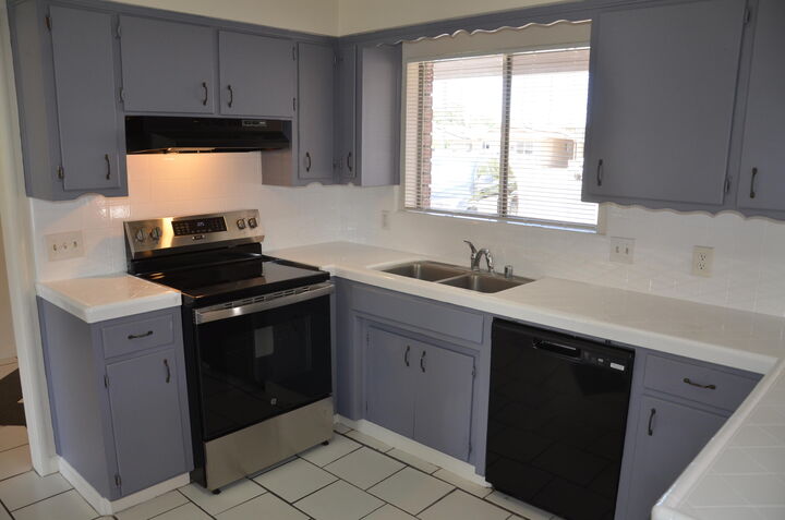 Property Photo: 339 W Spring Lane CA 93245