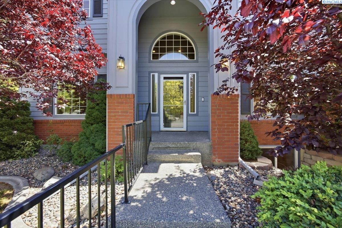 Property Photo: 1101 S Grant Street WA 99338
