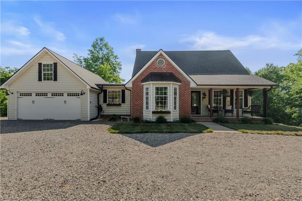Property Photo:  1125 Briarwood Drive  NC 27052 