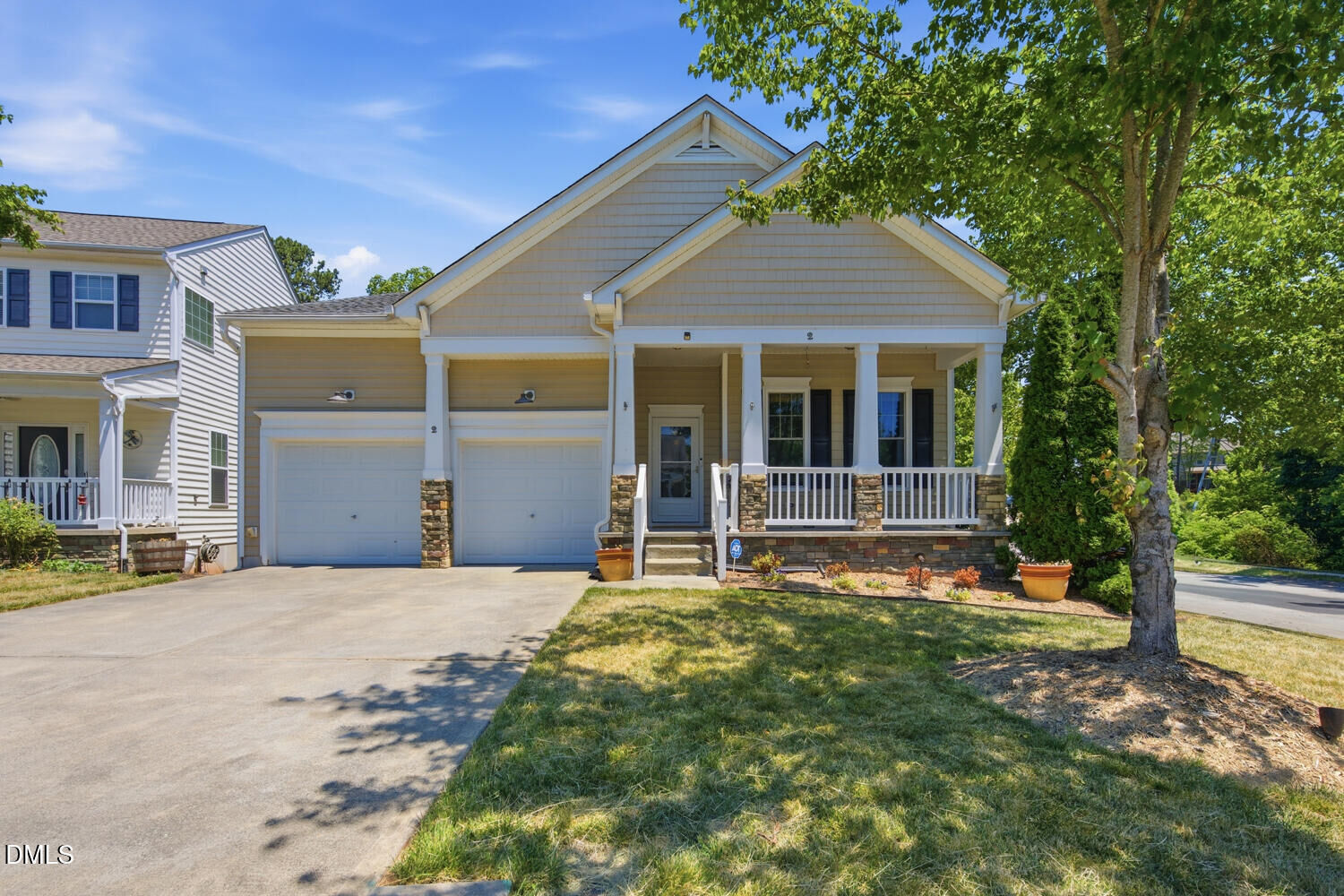 Property Photo:  2 Alyea Court  NC 27703 