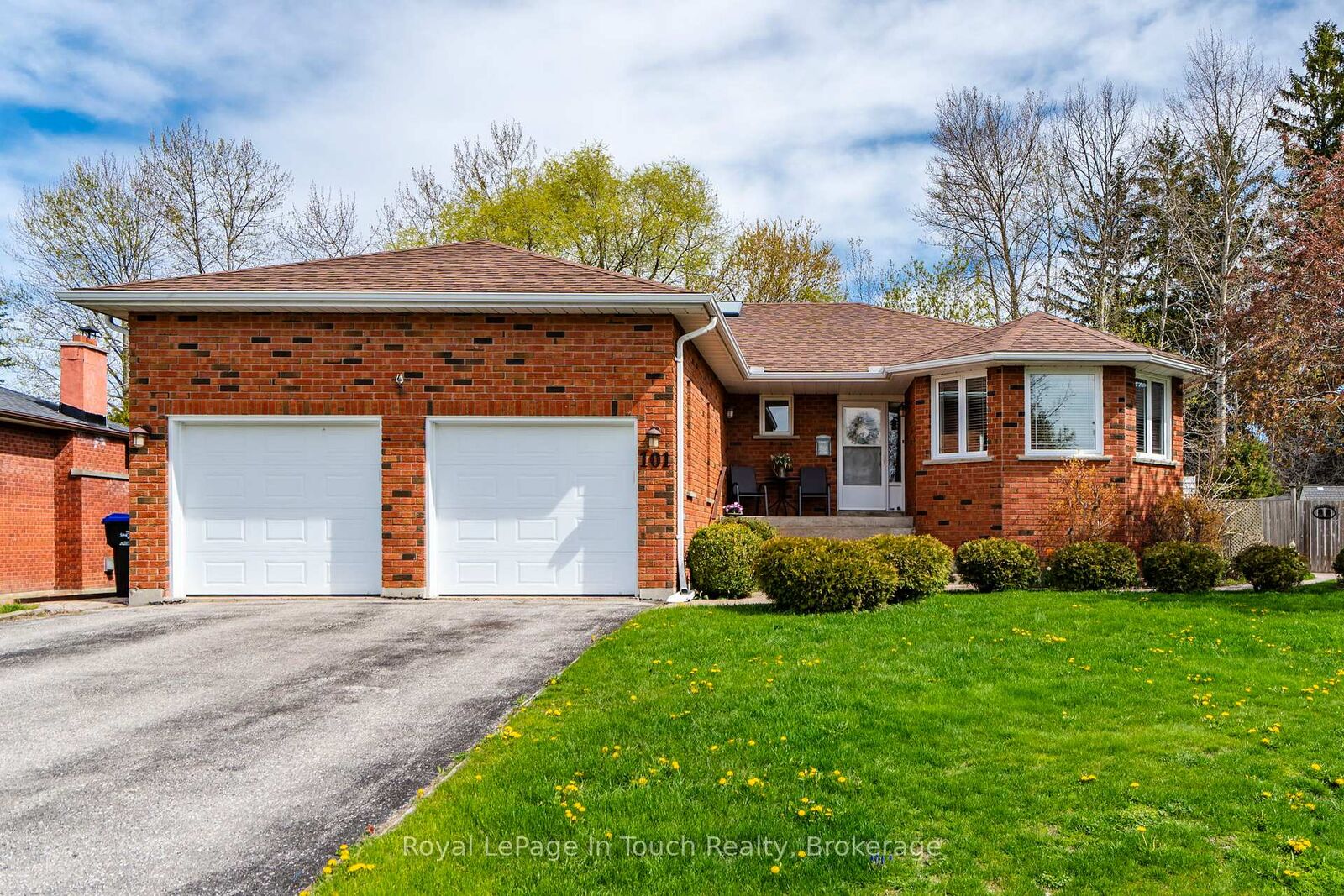 Property Photo:  101 Peel Street  ON L9M 1C3 