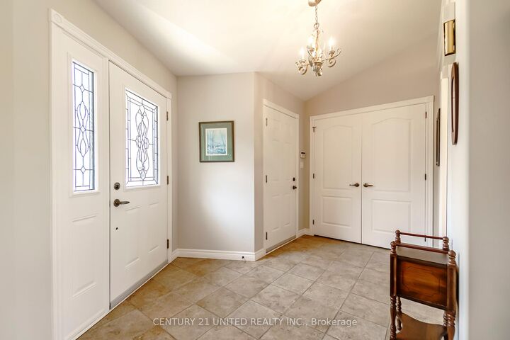 Photo de la propriété: 227 Carnegie Avenue 16 ON K9L 0B3