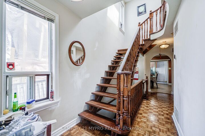 Property Photo:  211 Bellwoods Avenue  ON M6J 2R2 