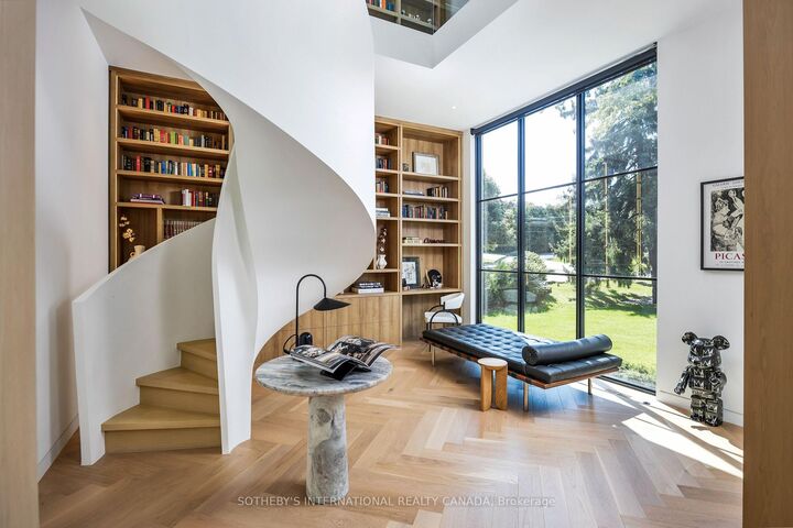 Property Photo: 7 Appleby Court ON M9B 5A1