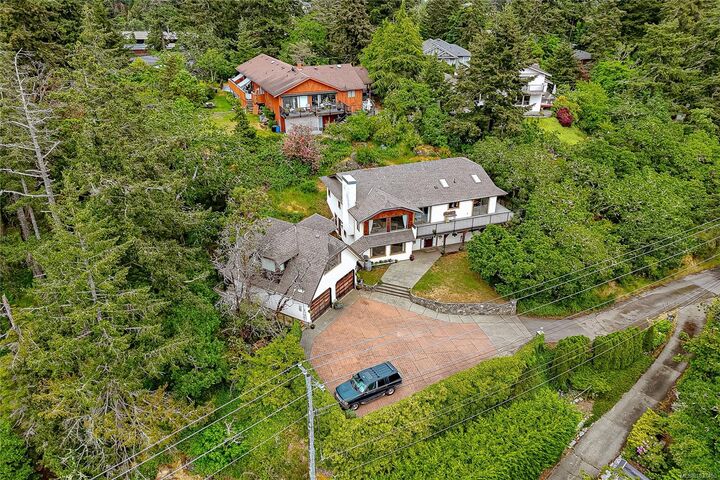 Property Photo: 5 Highbank Rd BC V9B 1V3