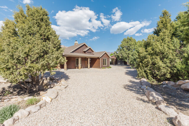 Property Photo:  61 S 850 E  UT 84781 