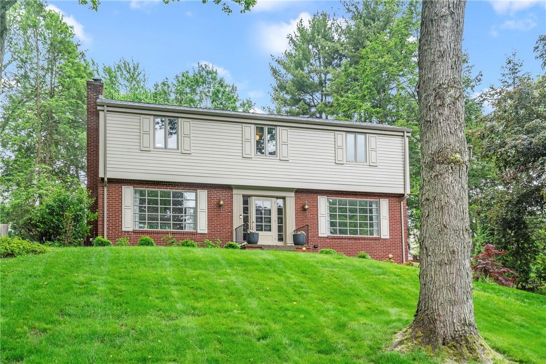 Property Photo:  112 Woodshire Dr  PA 15215 
