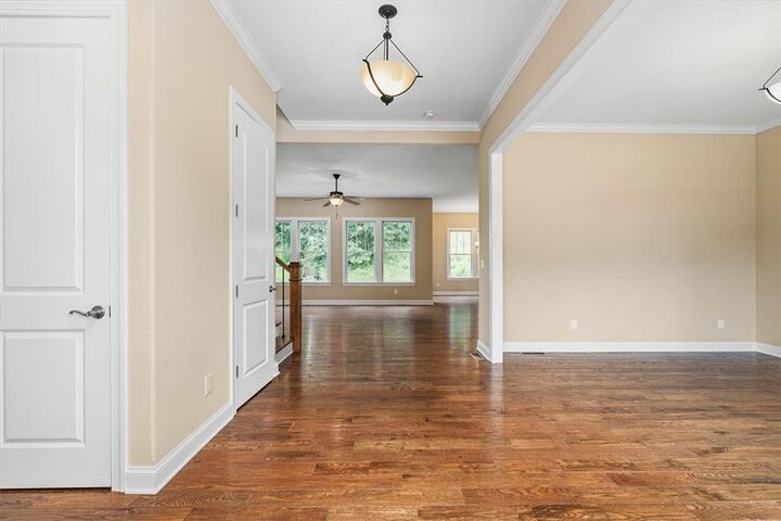 Property Photo: 707 Onondaga Cir PA 16046