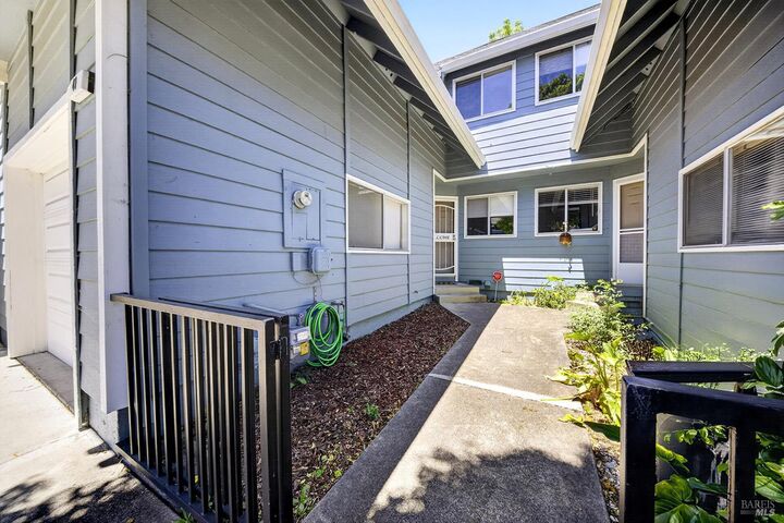 Property Photo: 41 Meadowbrook Court CA 94931