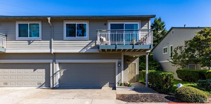 Property Photo:  25084 Vista Greens Court  CA 94541 