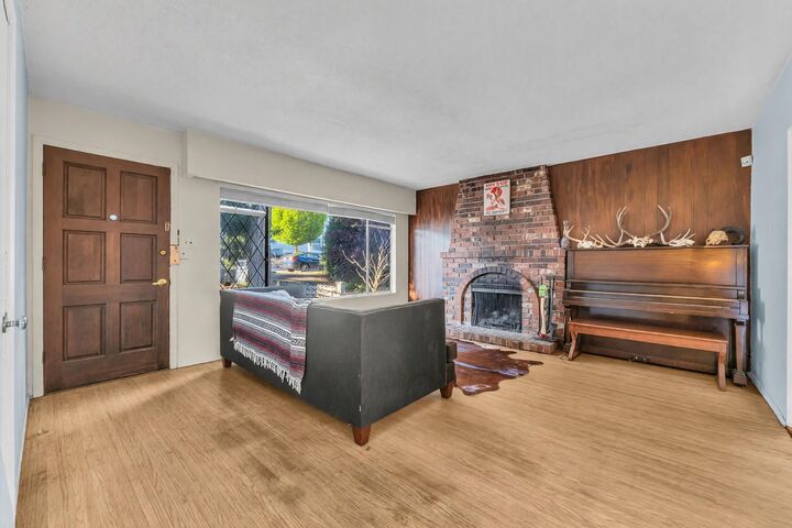 Property Photo: 1144 Rochester Avenue BC V3K 2X4