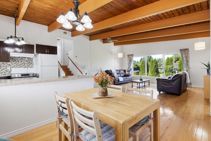 Photo de la propriété:  7495 Leary Crescent  BC V2R 3H4 