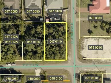 Property Photo: 2700 11th St W FL 33971