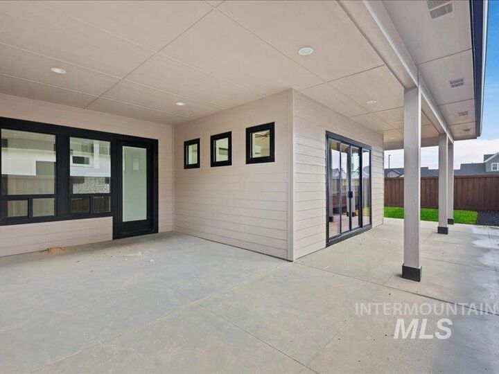 Property Photo:  6790 Willowside  ID 83646 