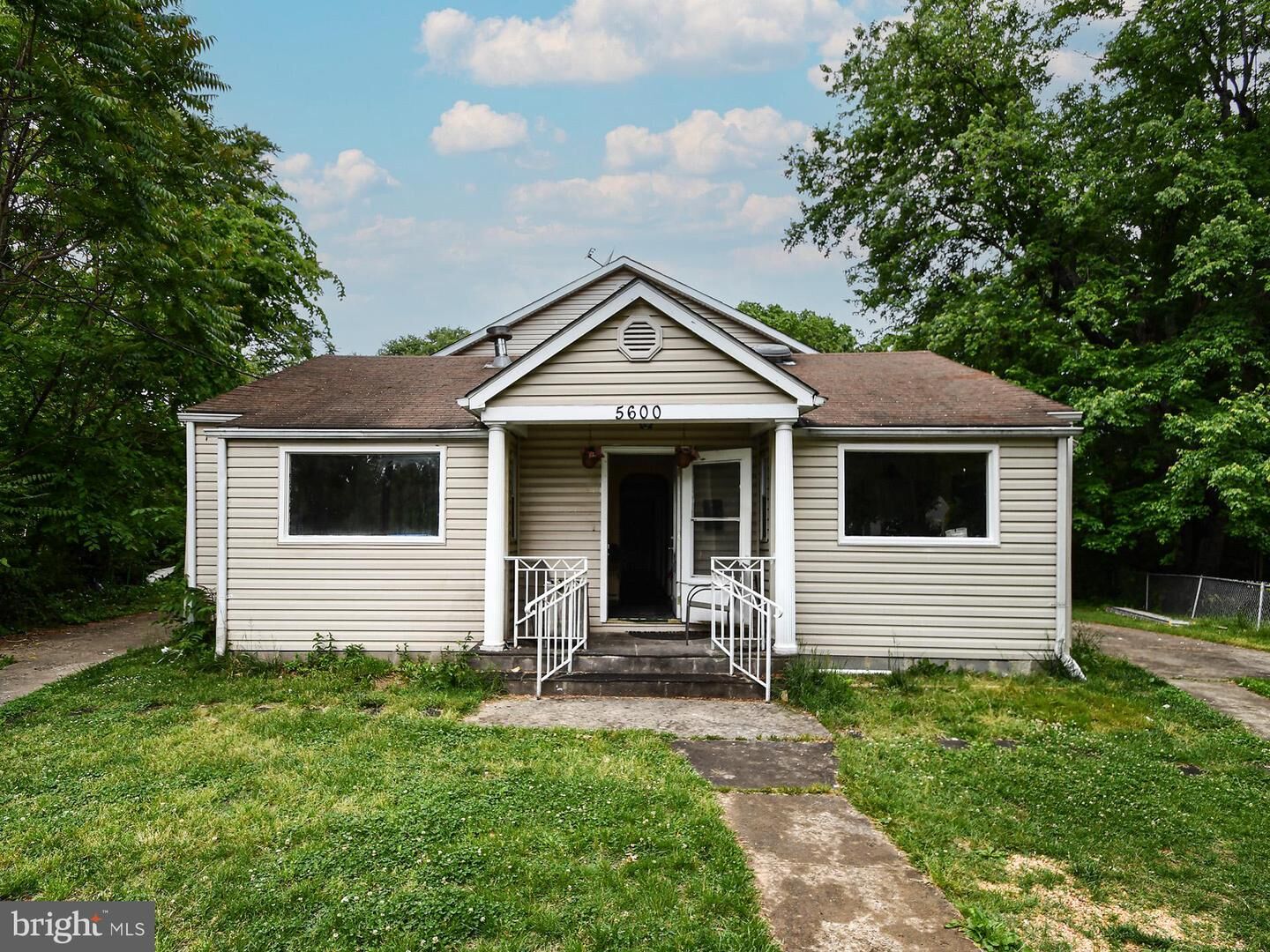 Property Photo: 5600 Eleanor Court VA 22303