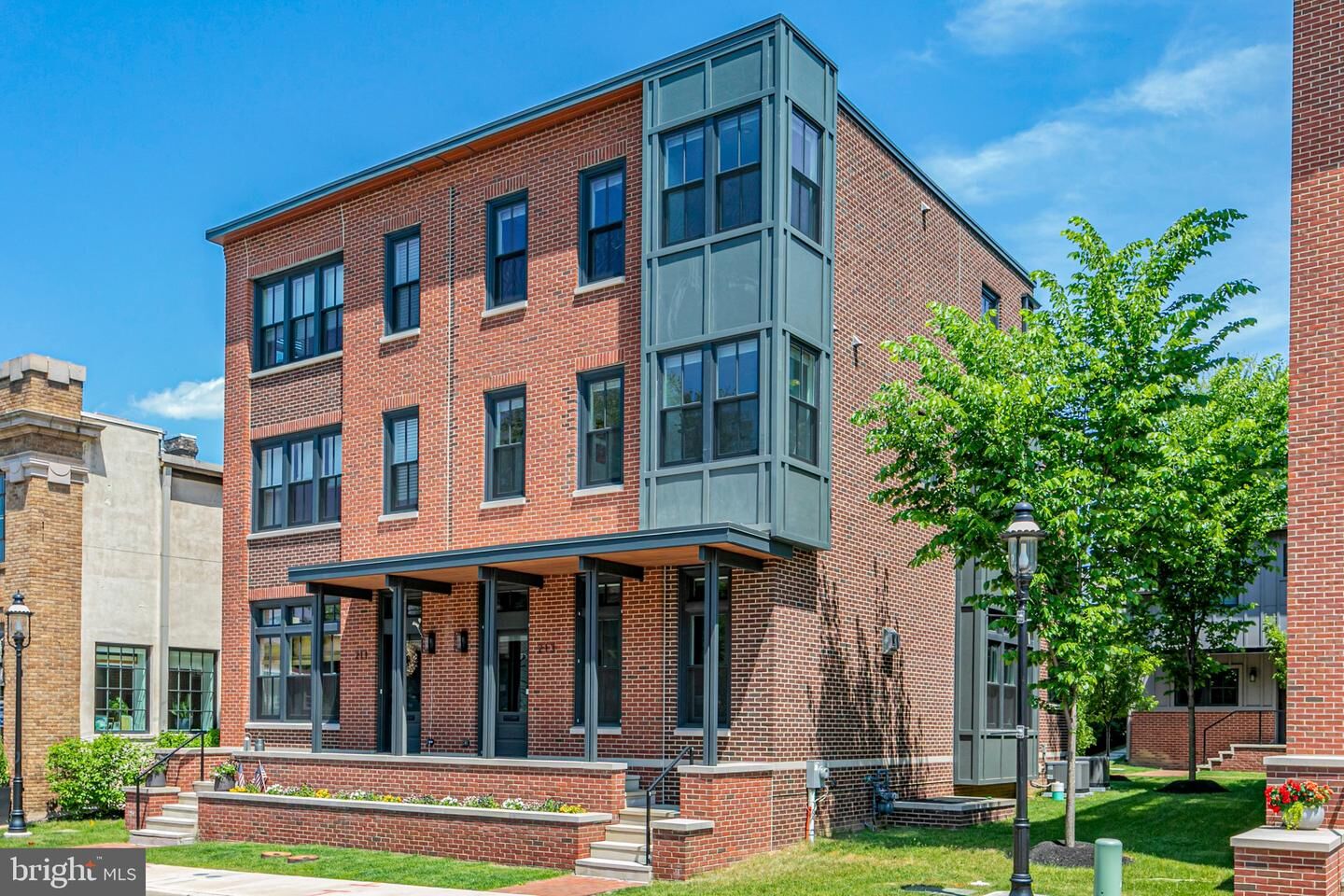 Property Photo:  213 S State Street  PA 18940 