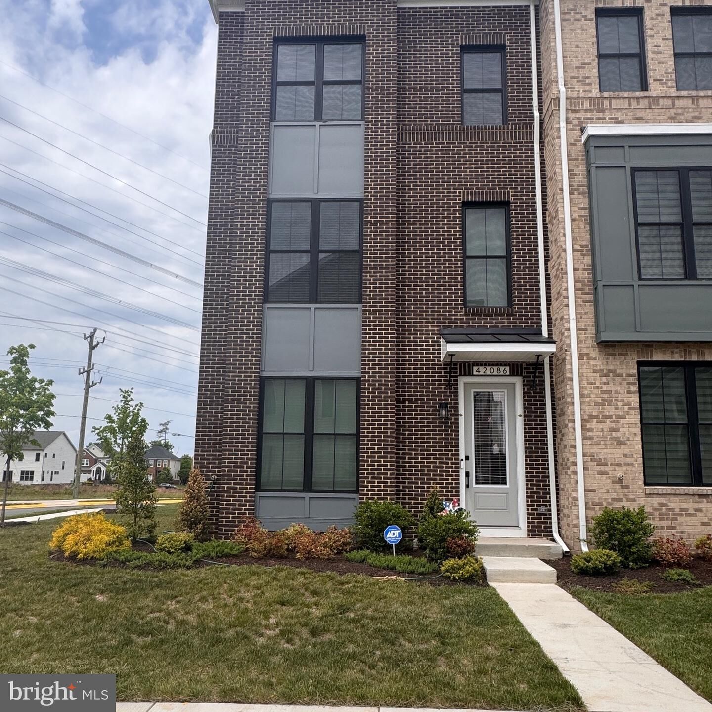 Property Photo:  42086 Picasso Square  VA 20148 