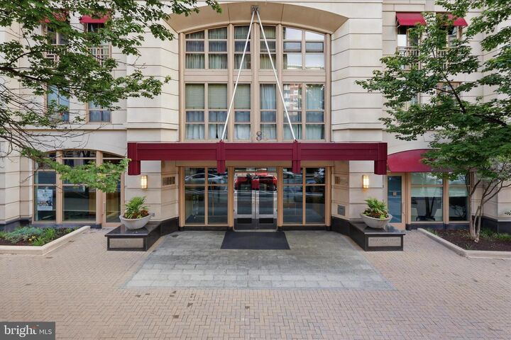 Property Photo: 888 Quincy Street 510 VA 22203