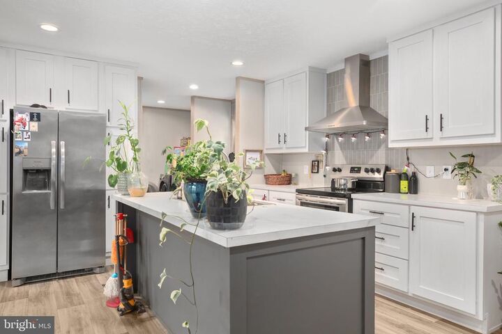 Property Photo:  4432 Hotchkiss St  VA 22408 