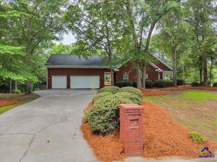 Property Photo:  213 Sabre Drive  GA 31005 