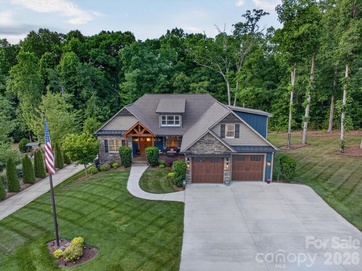 Property Photo: 116 Maplewood Court NC 28638
