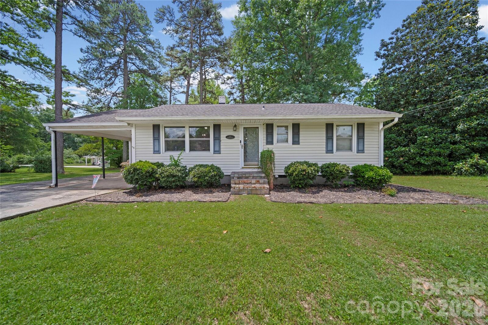 Property Photo: 600 McAdenville Road NC 28098