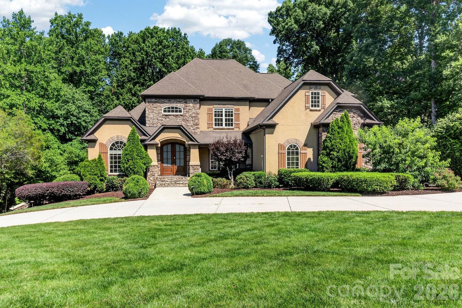Property Photo:  6543 Robin Hollow Drive  NC 28227 
