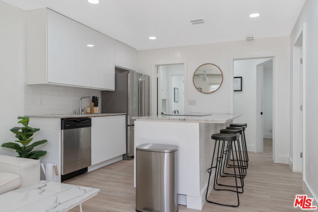 Property Photo:  1525 E 2nd St  CA 90802 