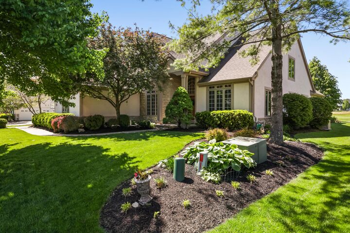 Property Photo:  5160 Old Field Court  OH 43082 