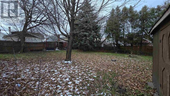 Property Photo:  651 Wallace Ter  ON P6C 1M1 