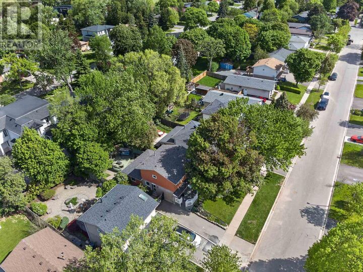 Property Photo: 141 Oakdale Drive ON L6H 1J4
