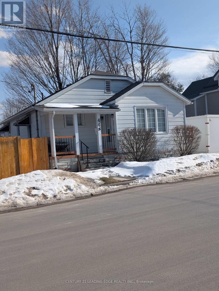 Property Photo: 44 Macdonald Street South ON K7S 2W5