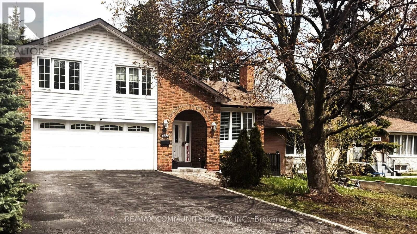 Property Photo: 4396 Lawrence Avenue East ON M1E 2T5