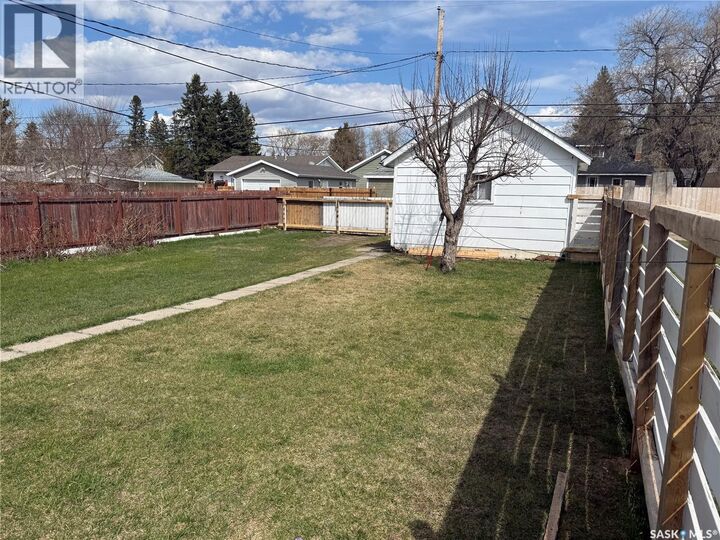 Property Photo: 901 2nd Street W SK S0E 1E0
