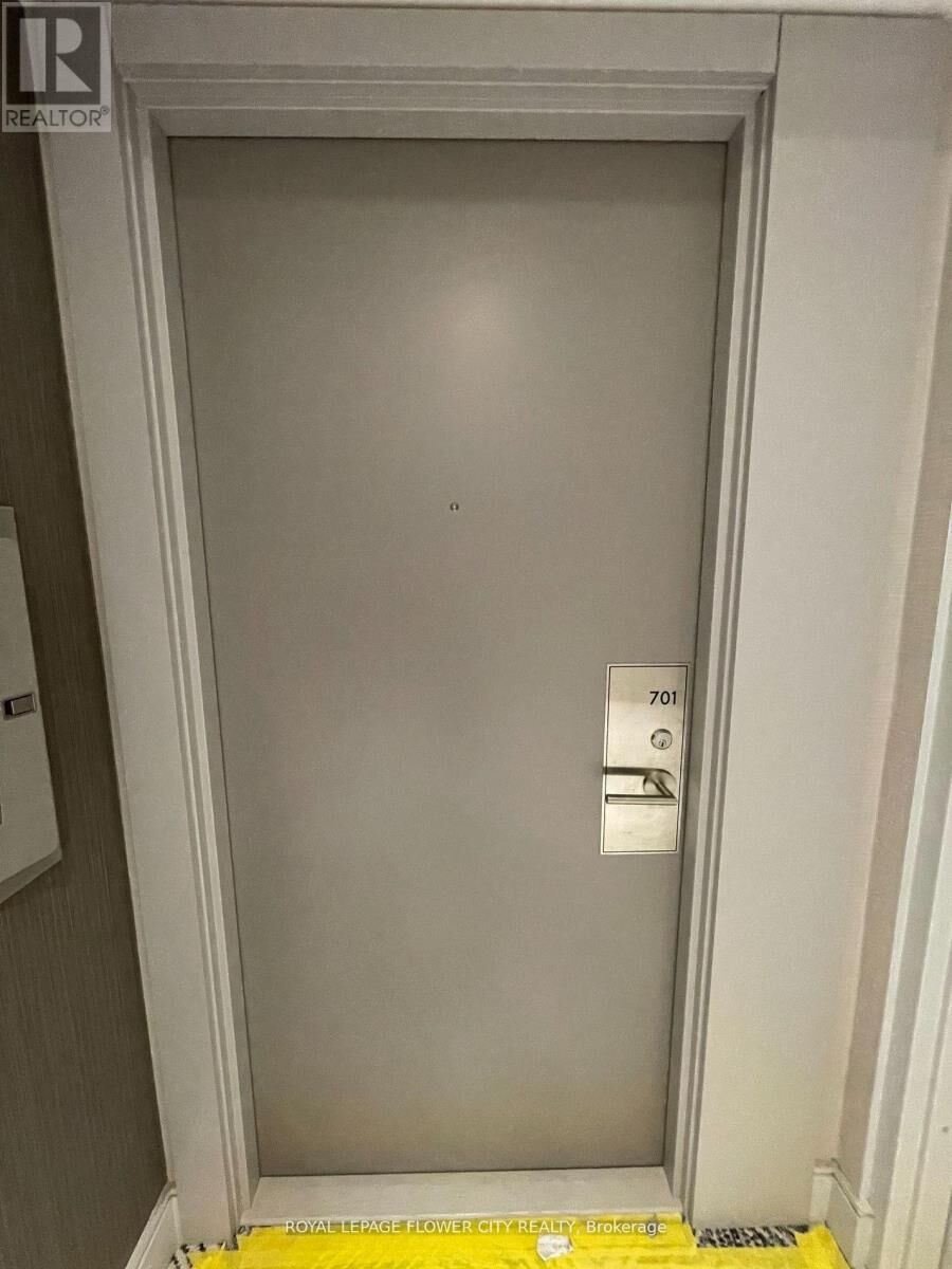 Property Photo:  8 Widmer Street East  ON M5V 2E7 